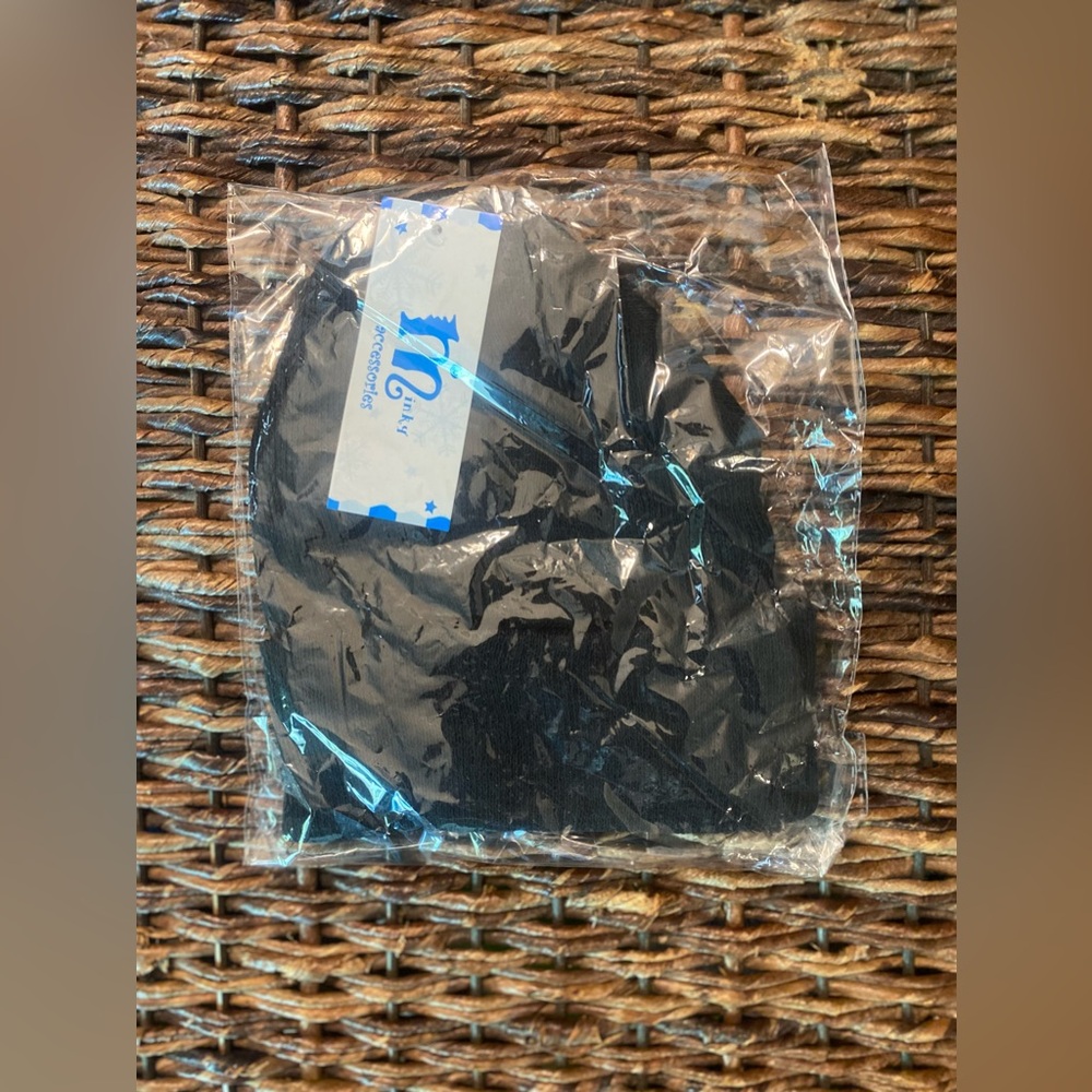 Warm beanie hat cap black NWT